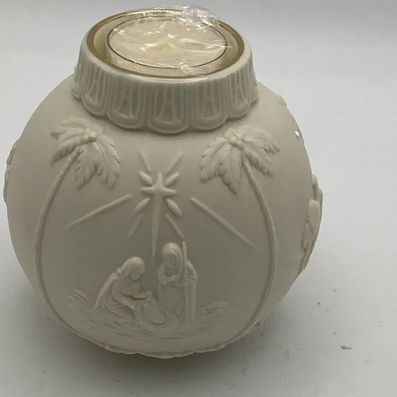 New Lenox Ornamental Glow Nativity Votive - Picture 1 of 16